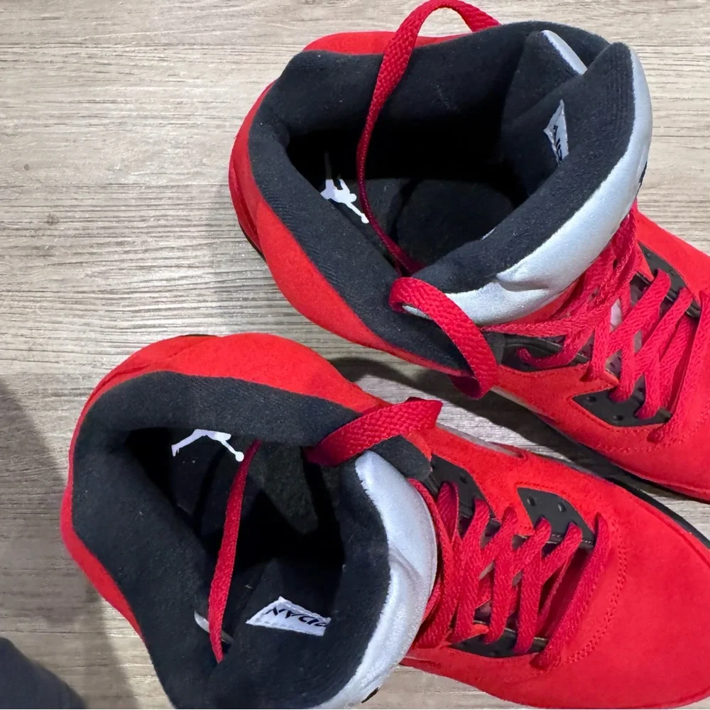 Jordan 5 Retro Raging Bull Sneakers - Picture 6 of 9